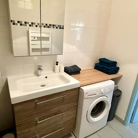 Spacieux F2 Proche Gare Au Calme Appartement